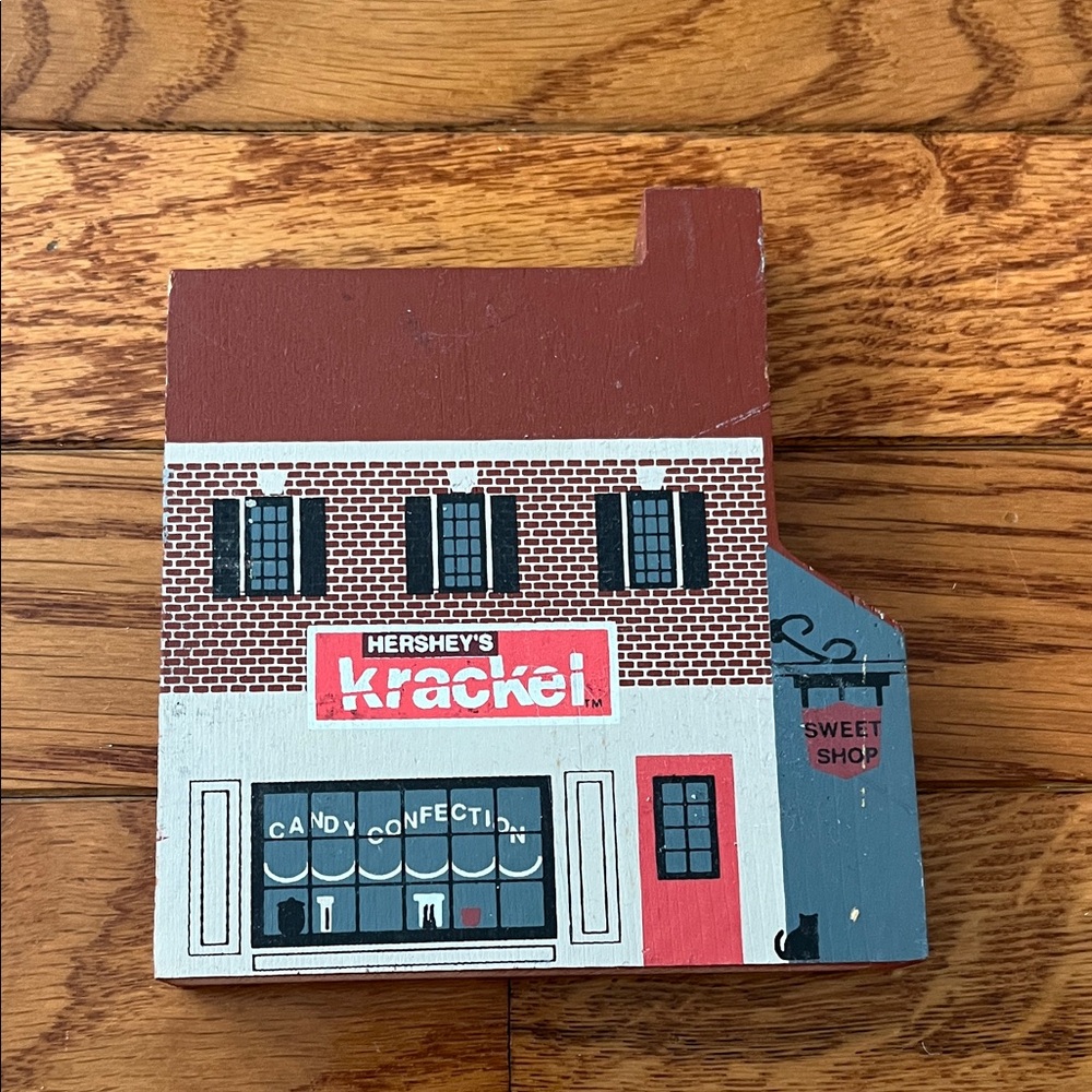 Hershey Krackel Sweet Shop Faline Cats Meow Candy Decor Collectible